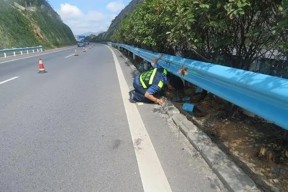 商洛高速路波形护栏