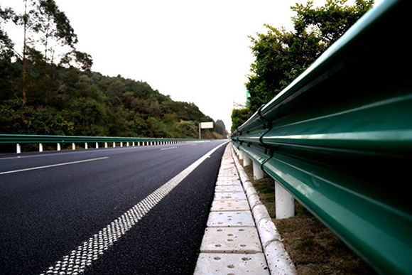 商洛高速公路护栏的常用类型